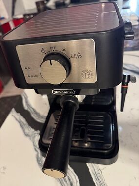 DeLonghi Black Espresso Machine with Steam Wand - Black